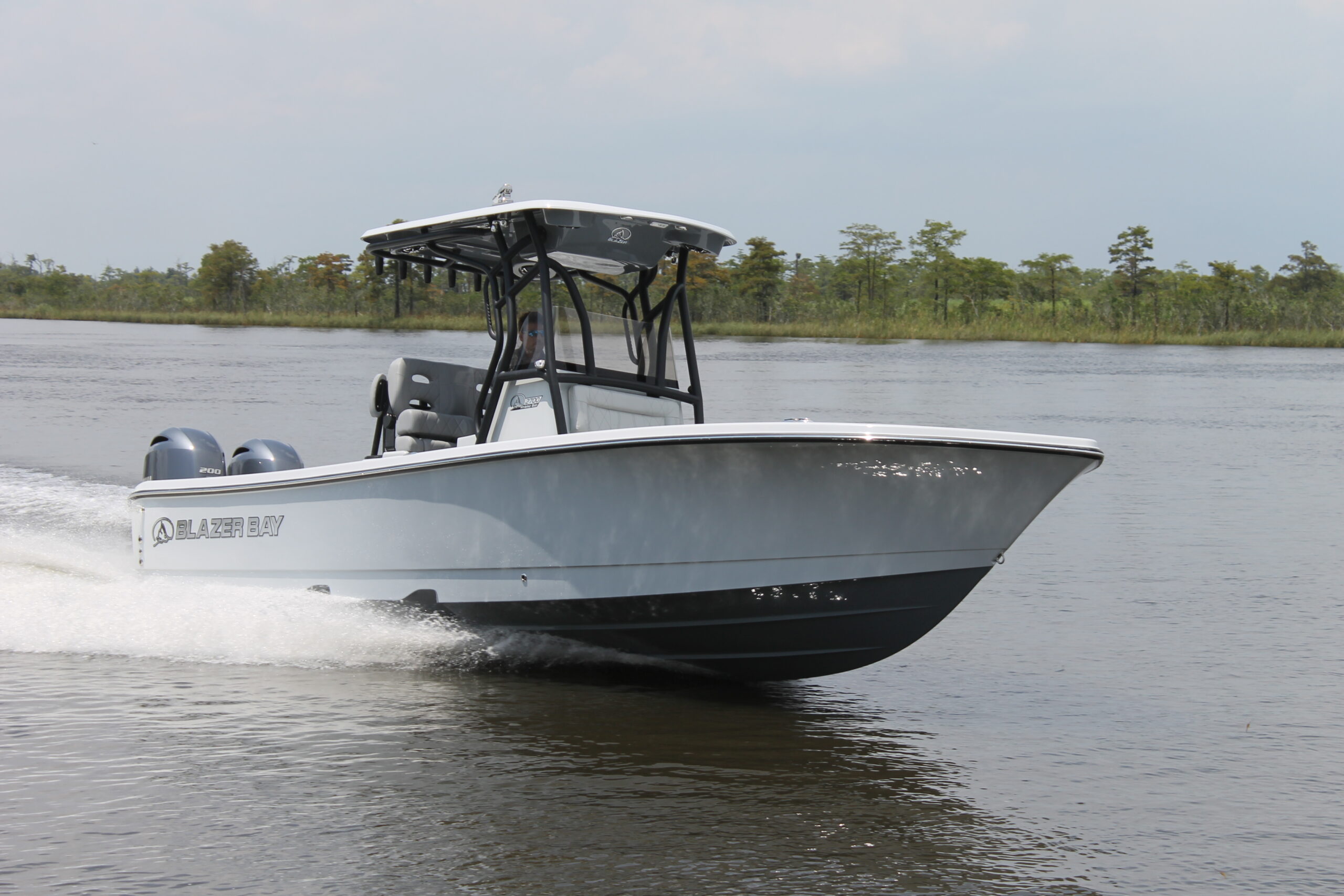 center console vs bay boat comparison fishing inshore and offshore waters